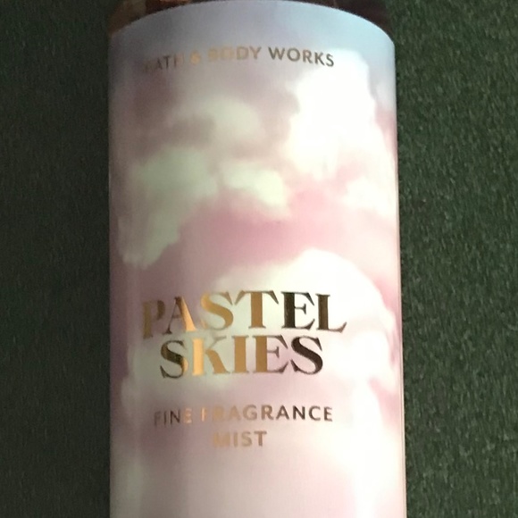 Bath & Body Works Pastel Skies Fine Fragrance Mist NWT - Picture 2 of 12